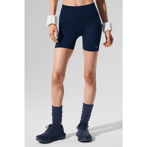 Alo Yoga 5" Seamless Ribbed Favorite Activewear Short - XS - Picture 1 of 4